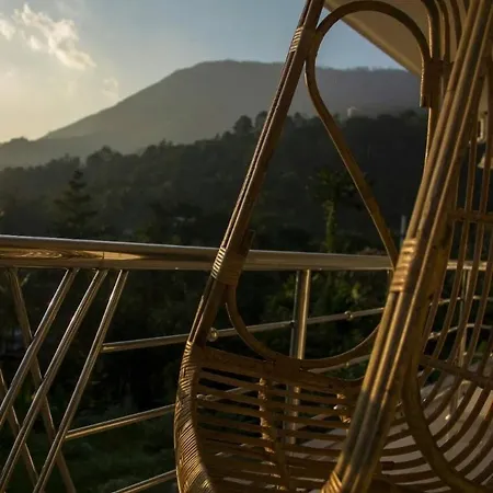 White Petals -3 Bhk Homestay Munnar - Available For Indian Nationals Only Exterior photo