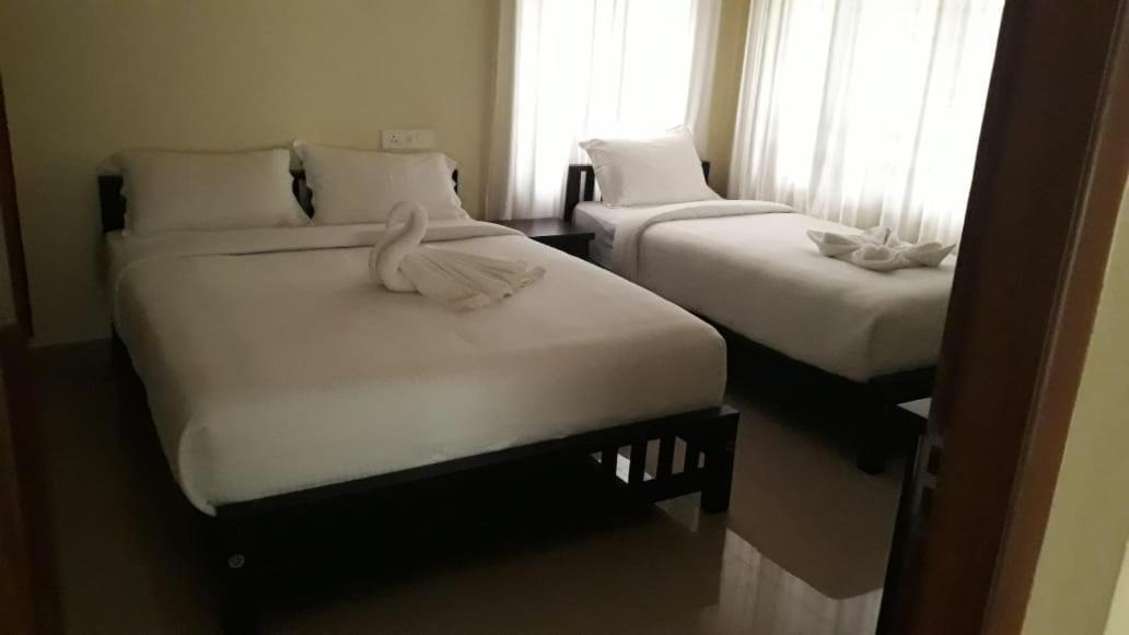 White Petals -3 Bhk - Available For Indian Nationals Only Homestay