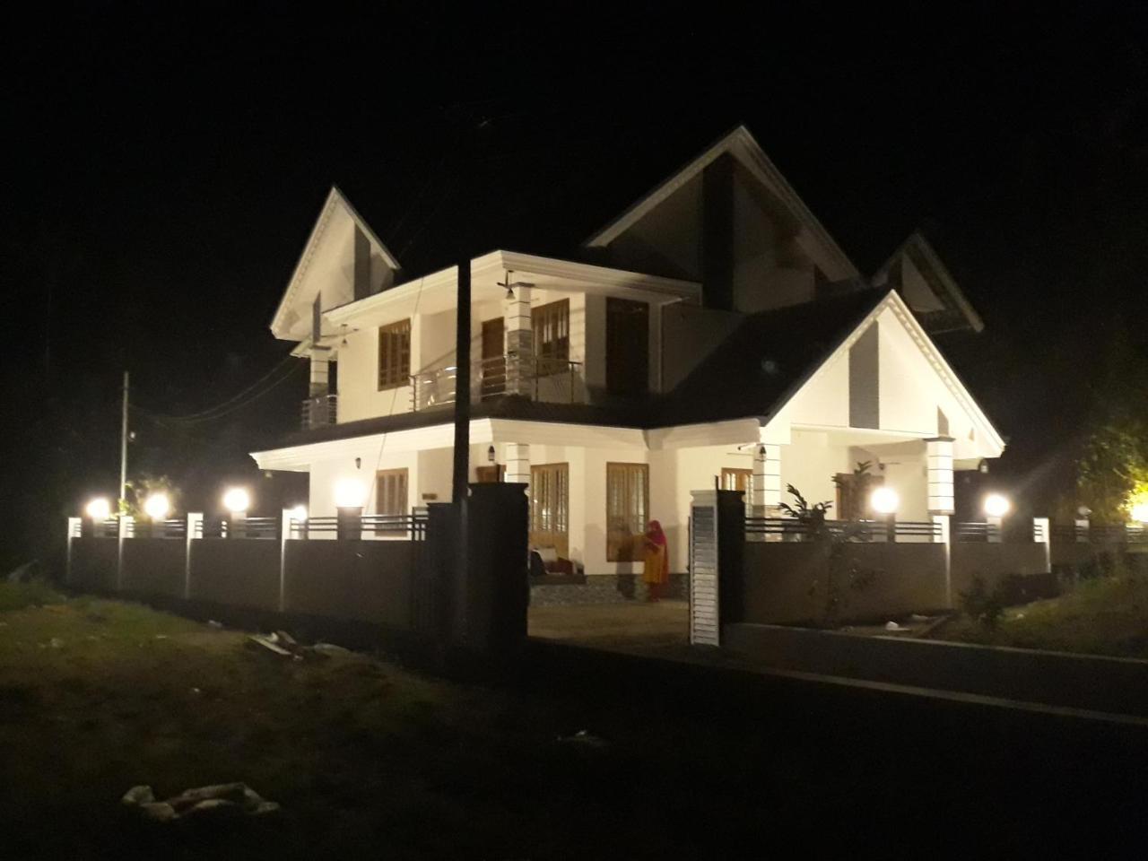 White Petals -3 Bhk - Available For Indian Nationals Only Munnar