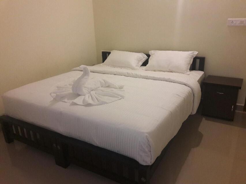 White Petals -3 Bhk - Available For Indian Nationals Only Homestay *